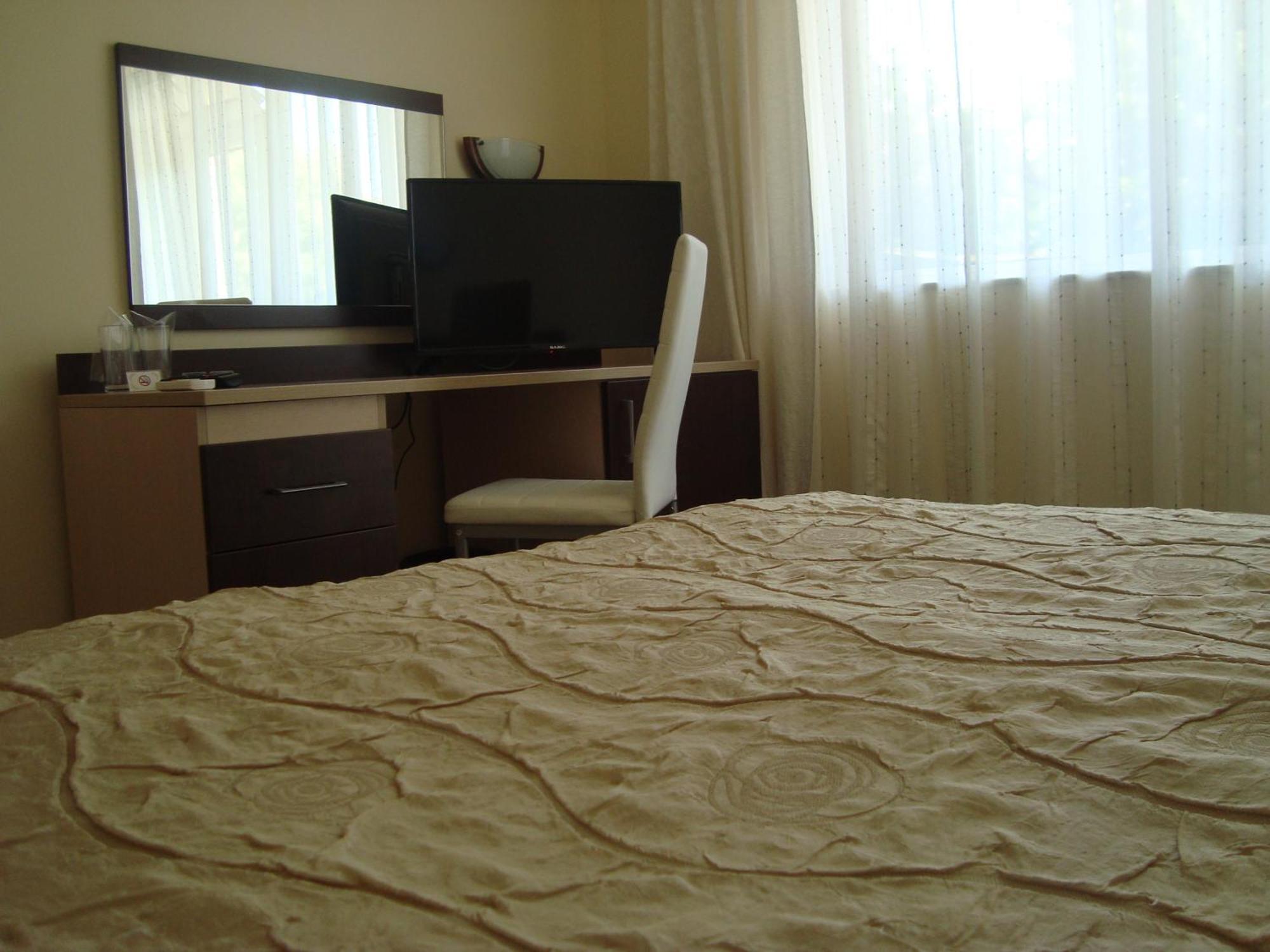Astra Hotel 2*